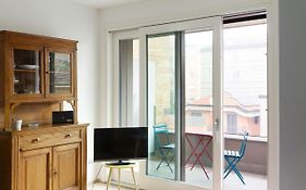 Joivy Stylish 1-Bedroom Flat